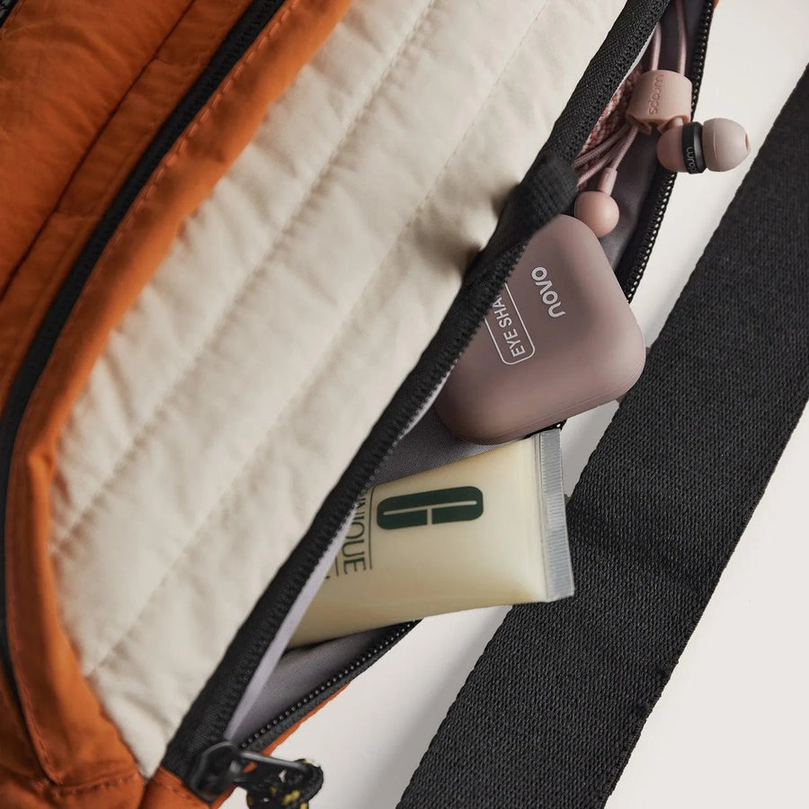 Walker 2.5L Quilted Fanny Pack - BAGSMART