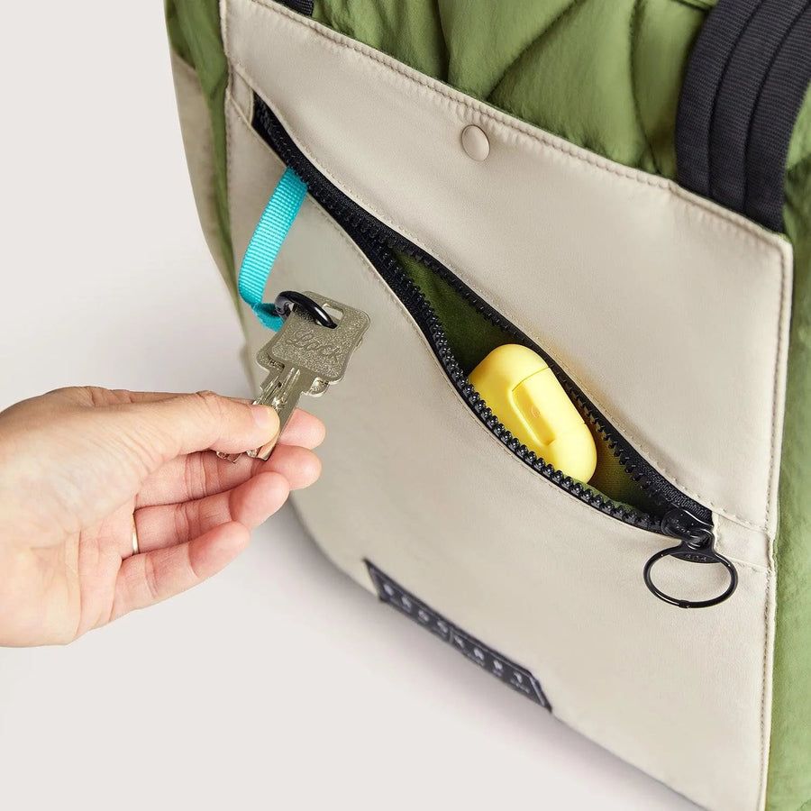 Vega 23L Featherlight Tote Bag - BAGSMART