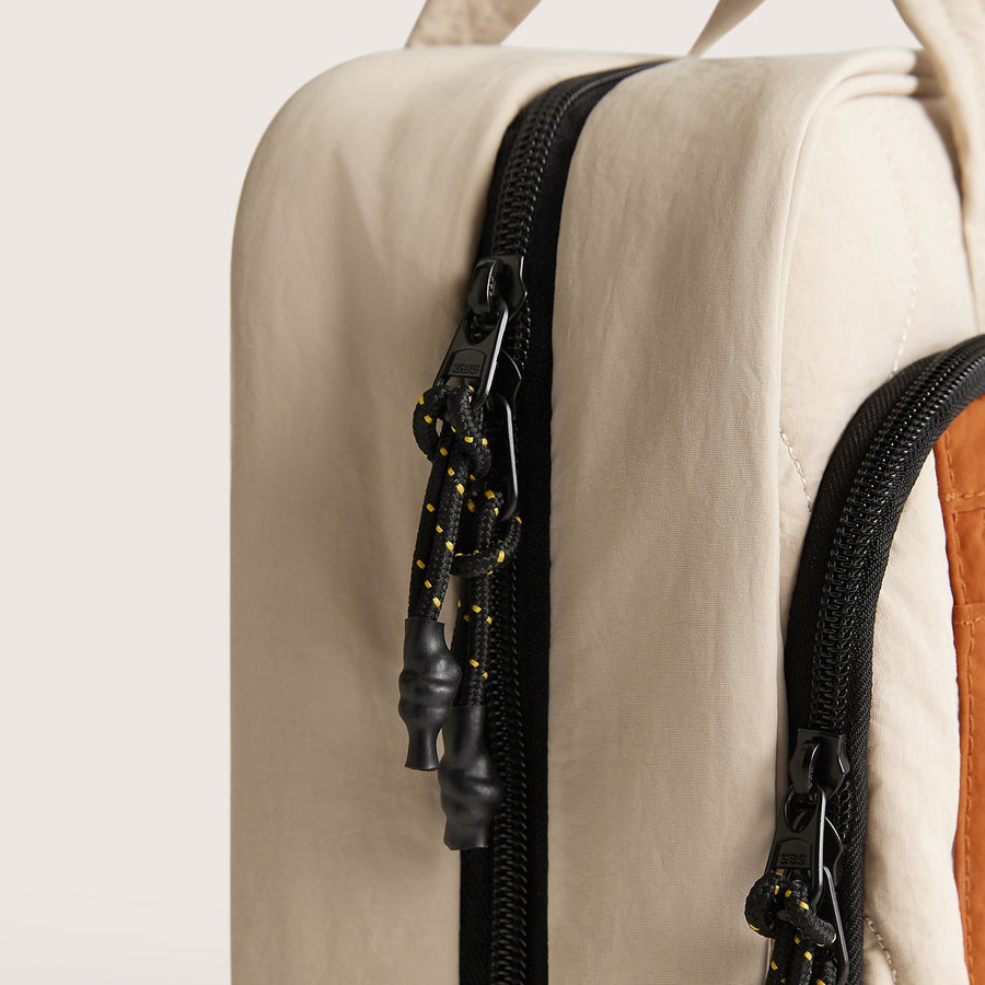 Paz Hanging Toiletry Bag